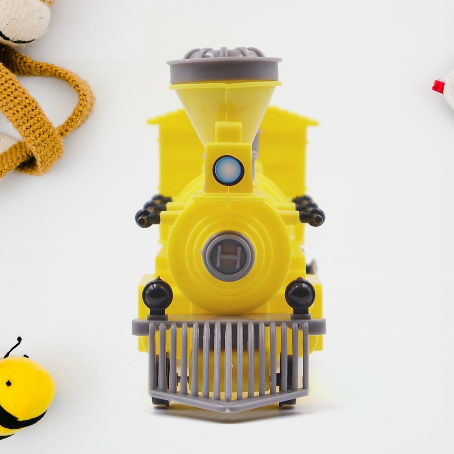 Pull and Go Train with Light Plastic String Pull Back Train (1 Pc / Mix Color) Pull and Go Train with Light Plastic String Pull Back Train (1 Pc / Mix Color)